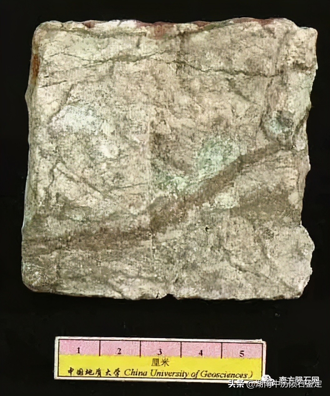 月球陨石与地球矿石的区别,月球陨石和矿石有什么区别