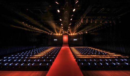 吴彦祖鹿晗首度双C同台！燃爆欧莱雅男士“劲能挑战之夜”