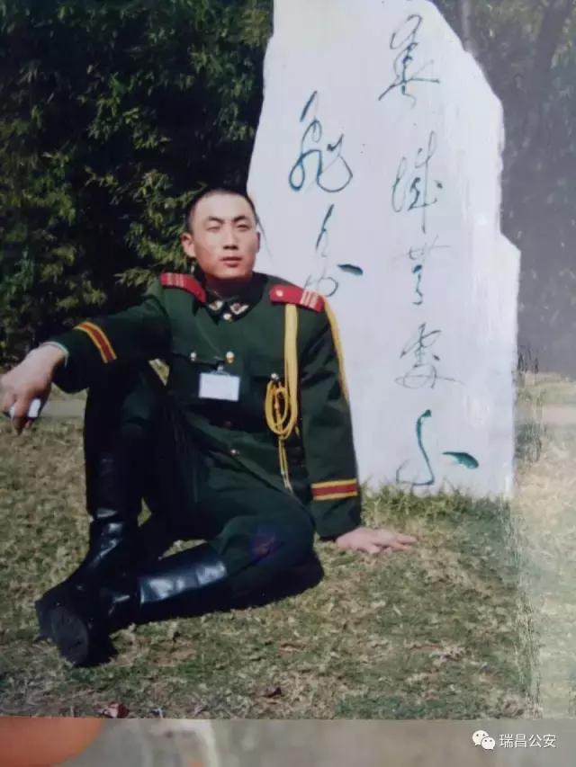 八一特辑退伍不褪色警营守初心,八一特辑戎装已变初心未改