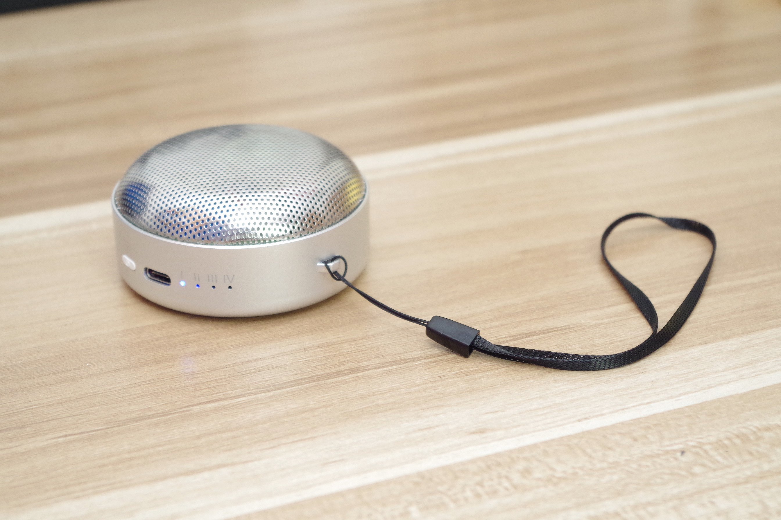 能装进口袋的蓝氧消毒除味器,小米会盯上吗?XTARAF1评测