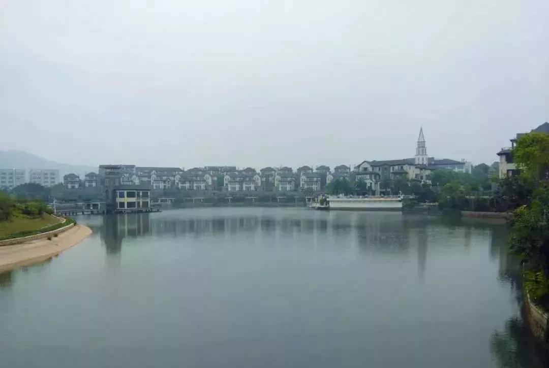 东莞莲湖山庄别墅楼盘,东莞莲湖山庄别墅最新推荐