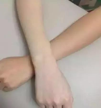 笑我用30块的水乳太便宜？但它护肤效果堪比磨皮美白！