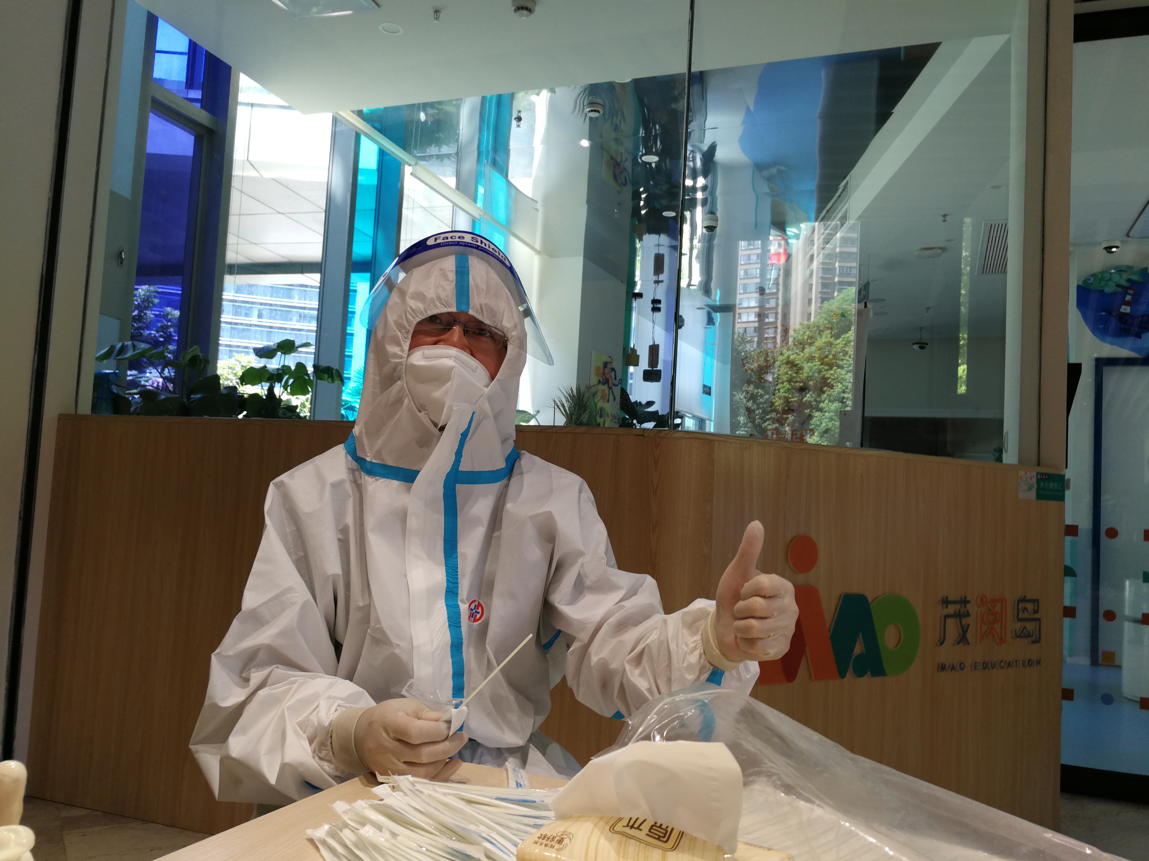 区街新闻｜70多幅照片记录世茂滨江社区辖内志愿者，南京感谢你们