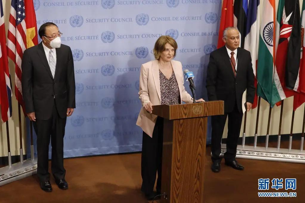 国务委员兼外长王毅主持联合国安理会巴以冲突问题紧急公开会