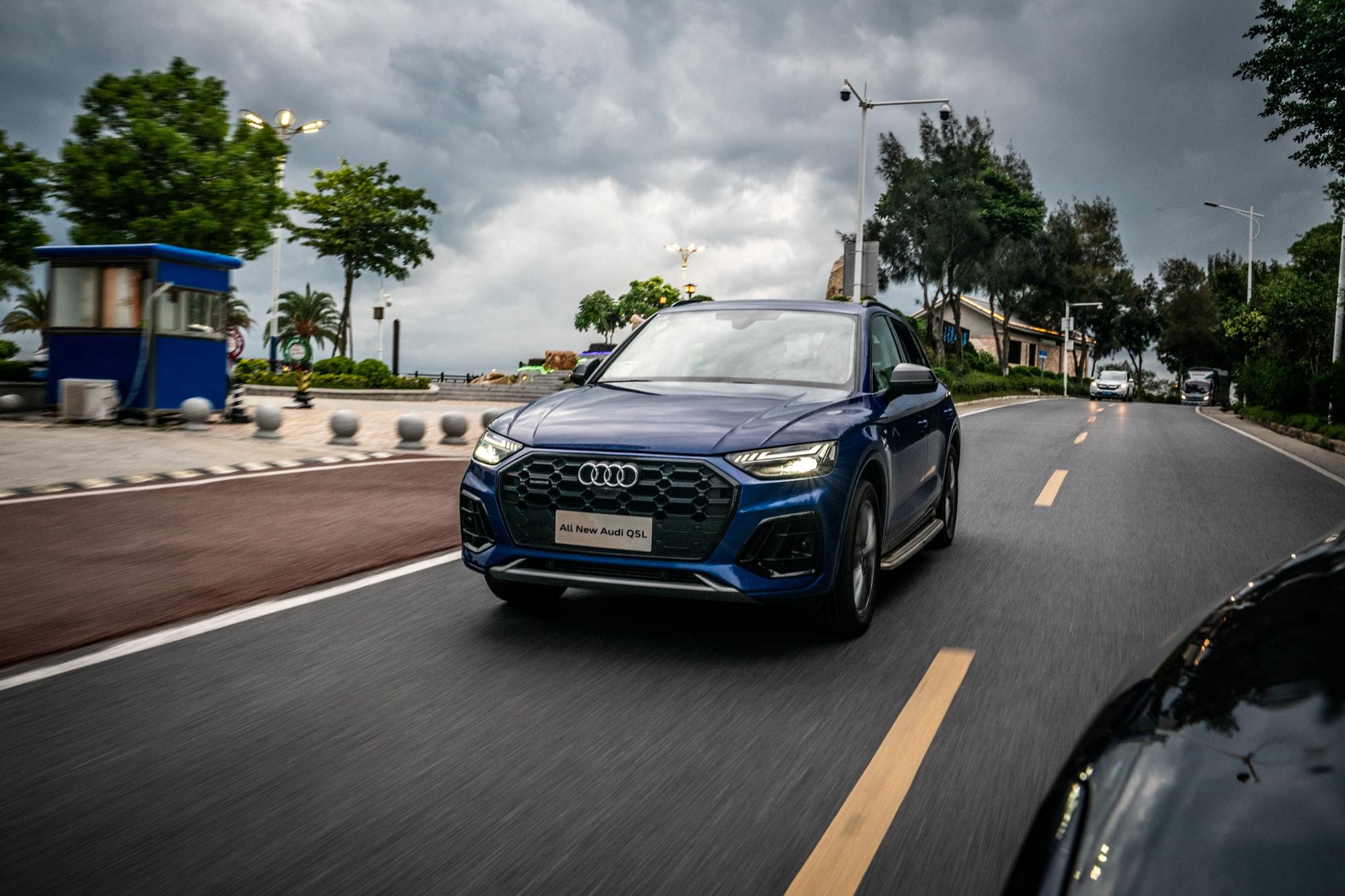 2020款奥迪q5lquattro山地测评,新款奥迪q5l场地试驾