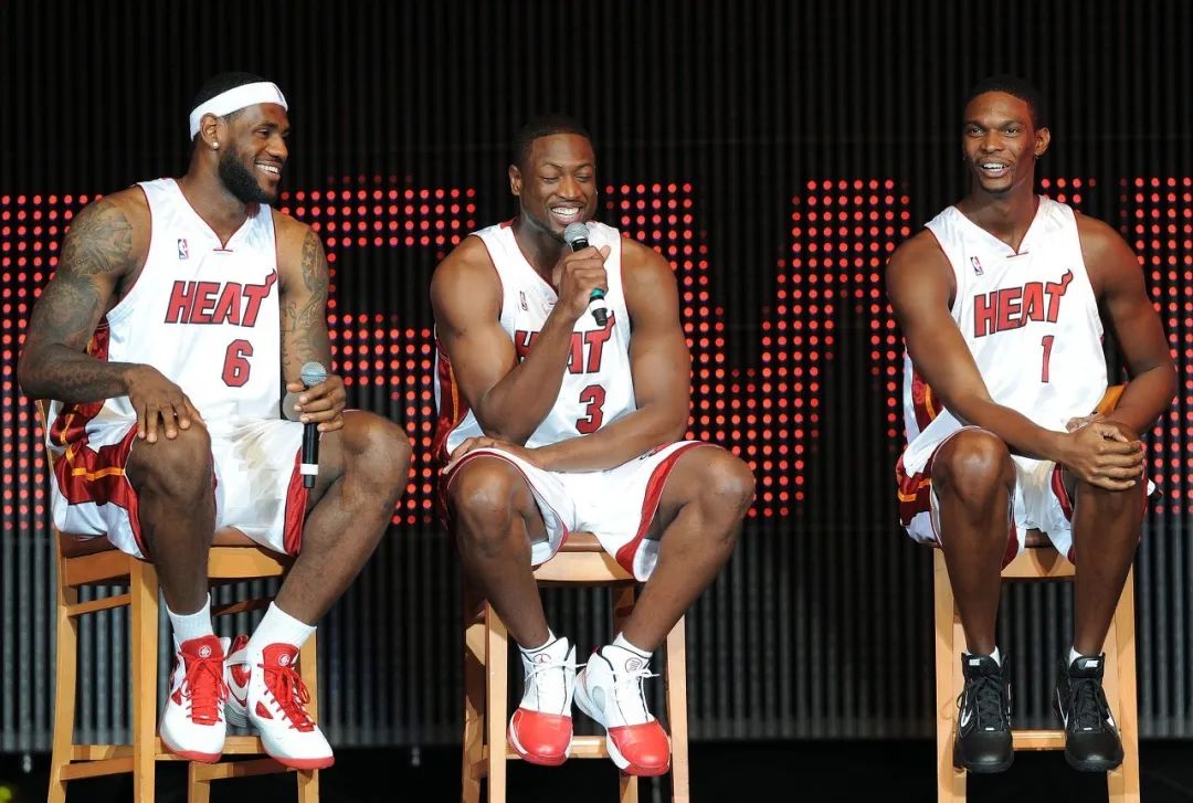 韦德退役球衣到场的巨星,韦德退役一周年闪电鲨组合