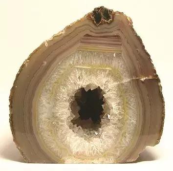 常见岩浆岩识别记录表,常见岩浆岩的认识和鉴定实验报告