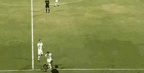 派上这个首发名单，用这个451阵型，对战澳大利亚队稳拿3分