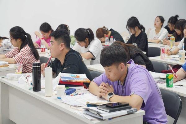 本科跟专升本有什么区别,专升本的本科与普通本科有区别吗