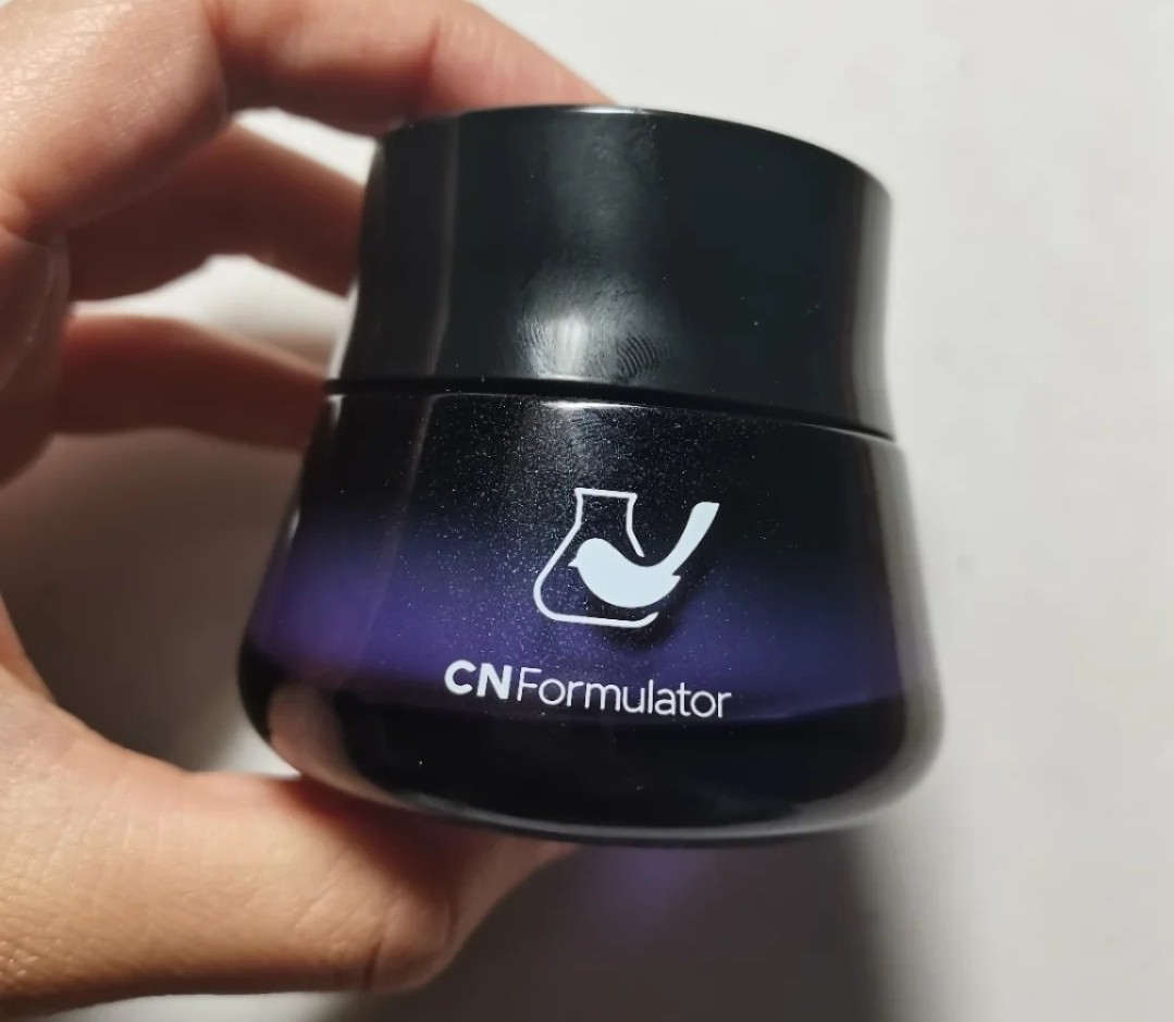 女孩买护肤品选哪几样,女人买护肤品买什么品牌