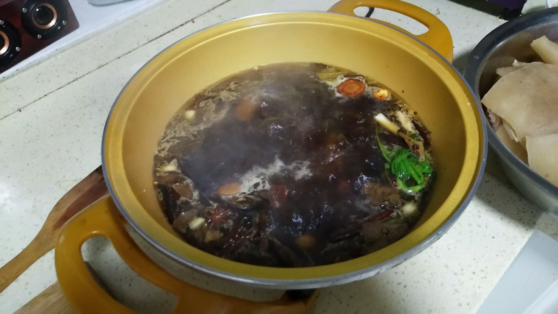 家常卤猪皮的做法,家庭版卤猪皮的做法