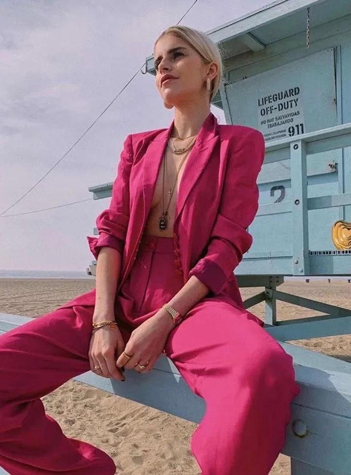 一套西装又正式又休闲,30-35岁女性春季穿搭西装