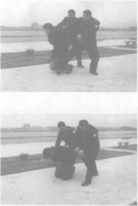 警用防暴棍对战短刀,警用棍式防暴器