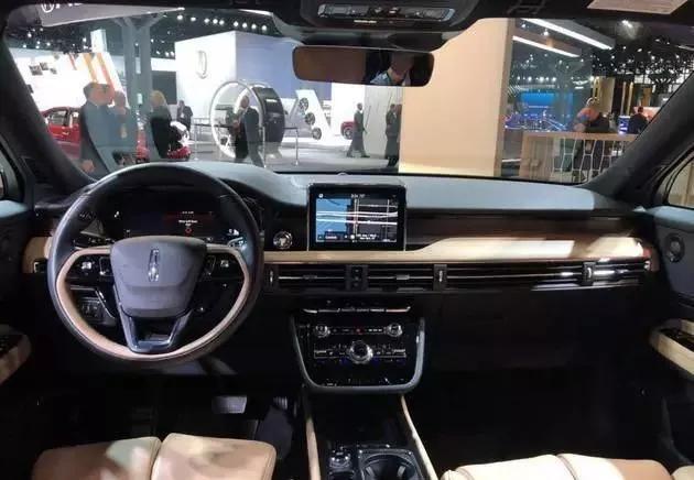 2020款林肯Corsair豪华SUV，起价36995美元，高配售价超6万美元