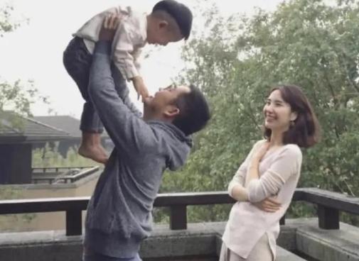 董花花怎么嫁给蒋凡的,董花花蒋凡净身出户真实吗