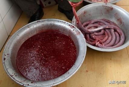 正宗东北酸菜血肠杀猪菜,正宗东北杀猪菜里面都有什么肉类