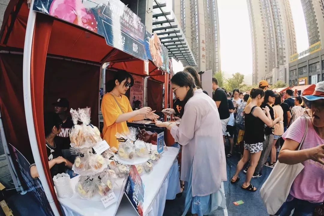 西安赛格品牌大升级！瑞幸和COACH做邻居，西安商业8月迷幻现实