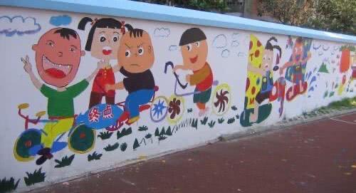 央视曝光19种保温杯温水变毒水,孩子用了有毒保温杯新闻