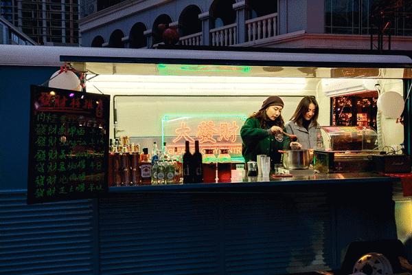 这条街为什么这么吸引人,这条街为啥突然火了