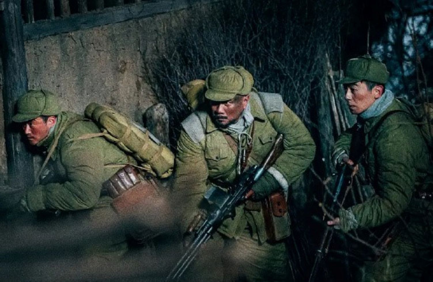 他在长津湖冲杀得很猛，惊动军长，被换下了阵地，后为军委副主席