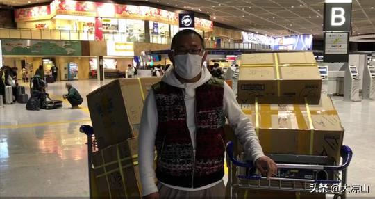 疫情导游传递口罩,500多万个口罩运抵江西