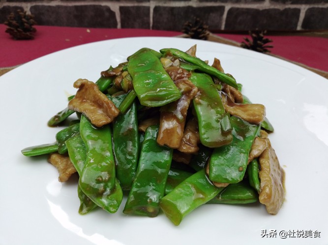 肉片这样处理想不滑嫩都难，芸豆炒肉一道酱香浓郁的家常菜