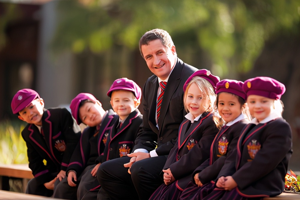 香港永居是香港籍吗,在香港出生的小孩是香港永居吗