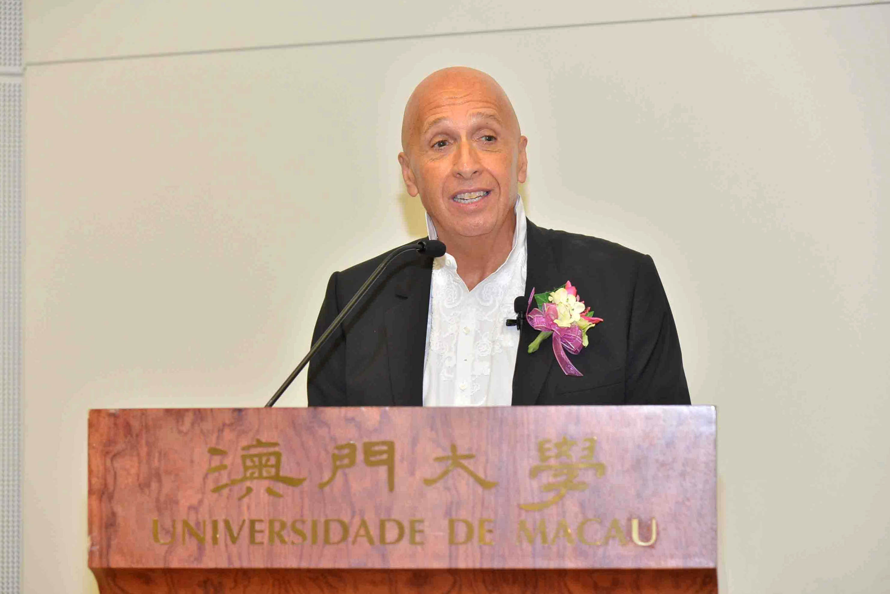 服装-酒吧-房地产,香港“兰桂坊之父”讲述:80个亿的兰桂坊故事