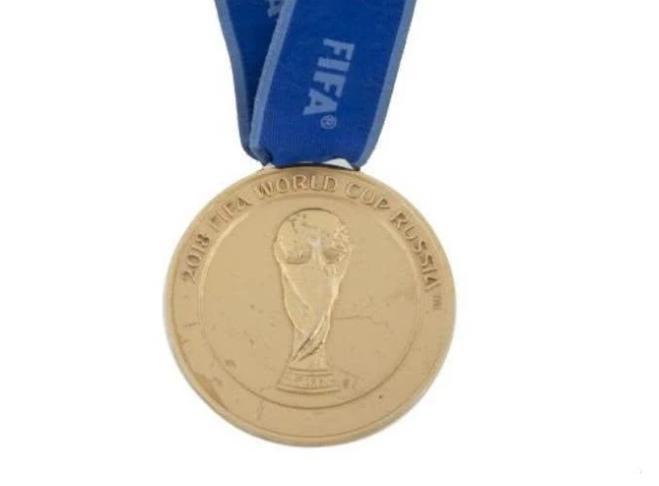 本泽马7分钟帽子戏法原视频,锅锋本泽马搞笑