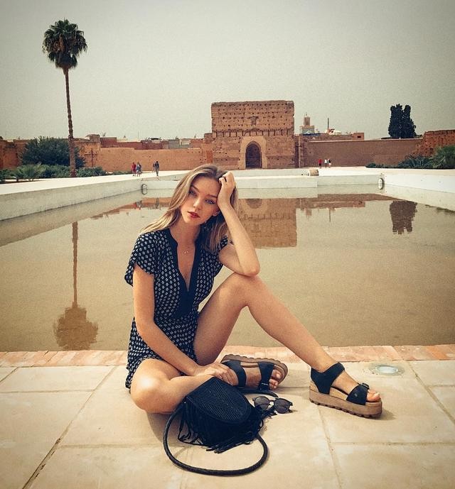 背带连体裤减龄增气质 (夏季气质减龄大码连体裤)