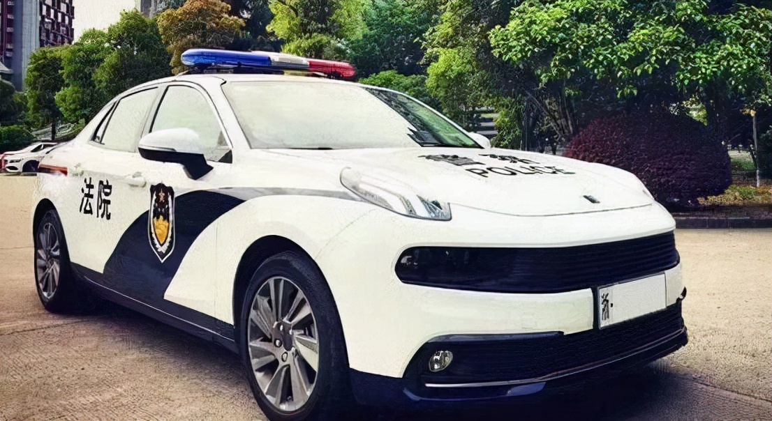 同样是警察,同样是警车为什么美国的警车好看