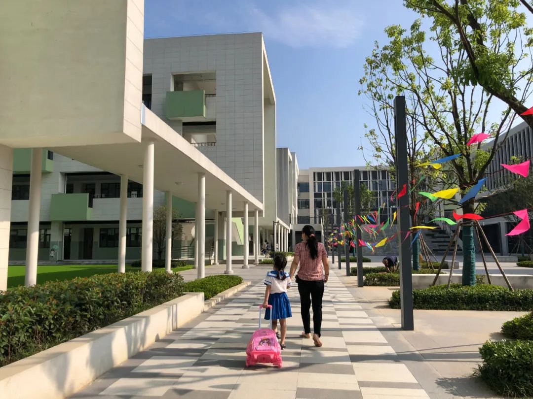 南京外国语仙林分校华侨城小学,南京仙林分校华侨城小学怎么样