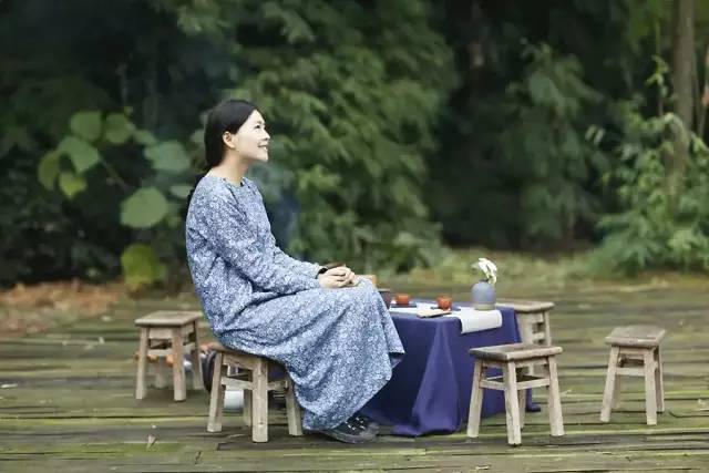 十年前的美女主播去哪了,十年前离开央视的女主持人