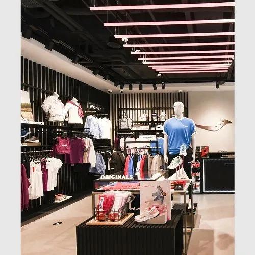 耐克新出的垃圾鞋,耐克阿迪达斯夏季短袖推荐