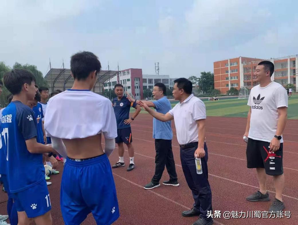 足球冠军夺冠高燃时刻,实况足球夺冠高光