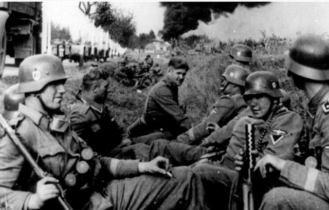 二战中支持日本侵华的国家，精英被集体枪决，领土被两国瓜分