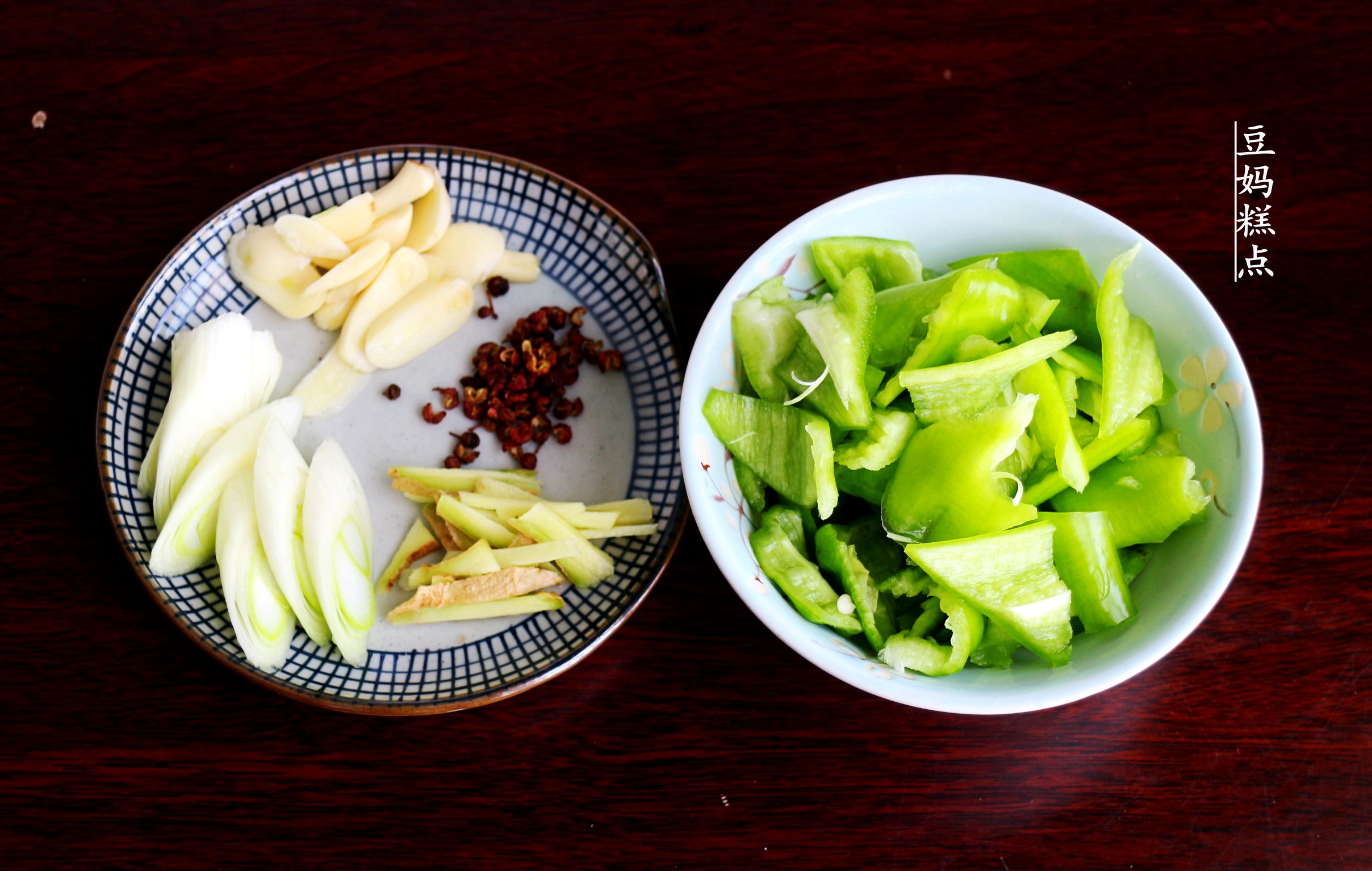 剁椒酸豆角鸡胗家常做法,剁椒炒鸡胗怎么调好吃