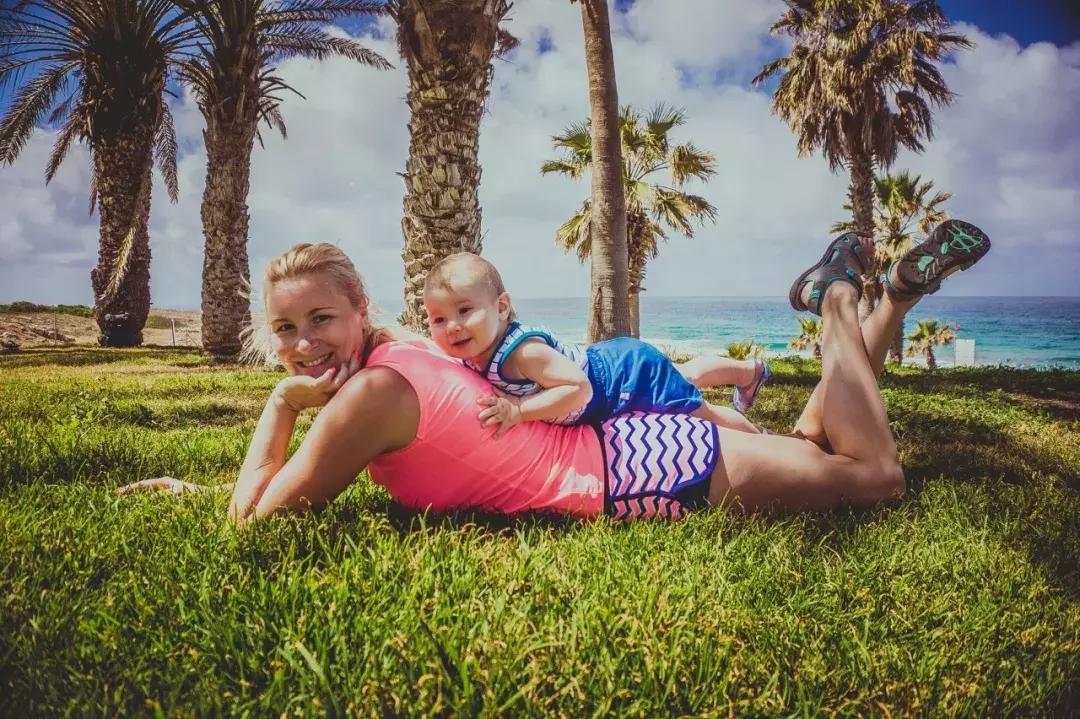 宝妈如何缓解腰背疼痛,宝妈产后腰疼怎么按摩缓解疼痛