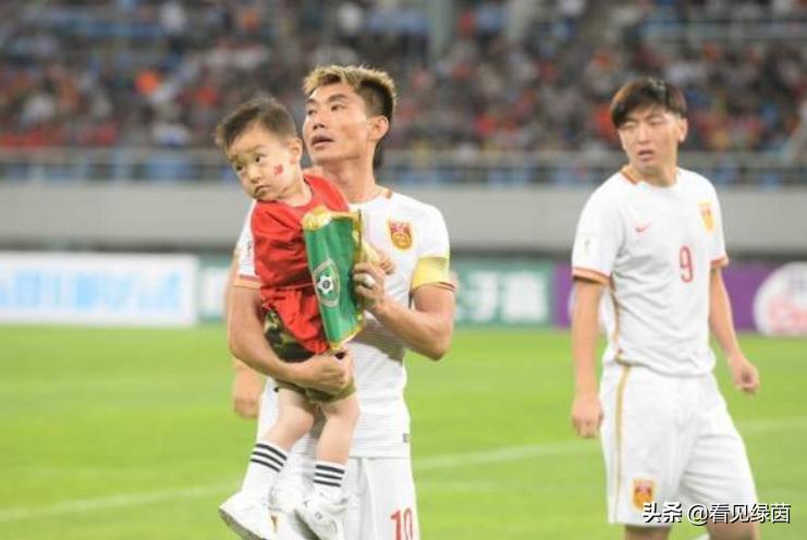 可爱足球推荐,高清图活力四射足球宝贝