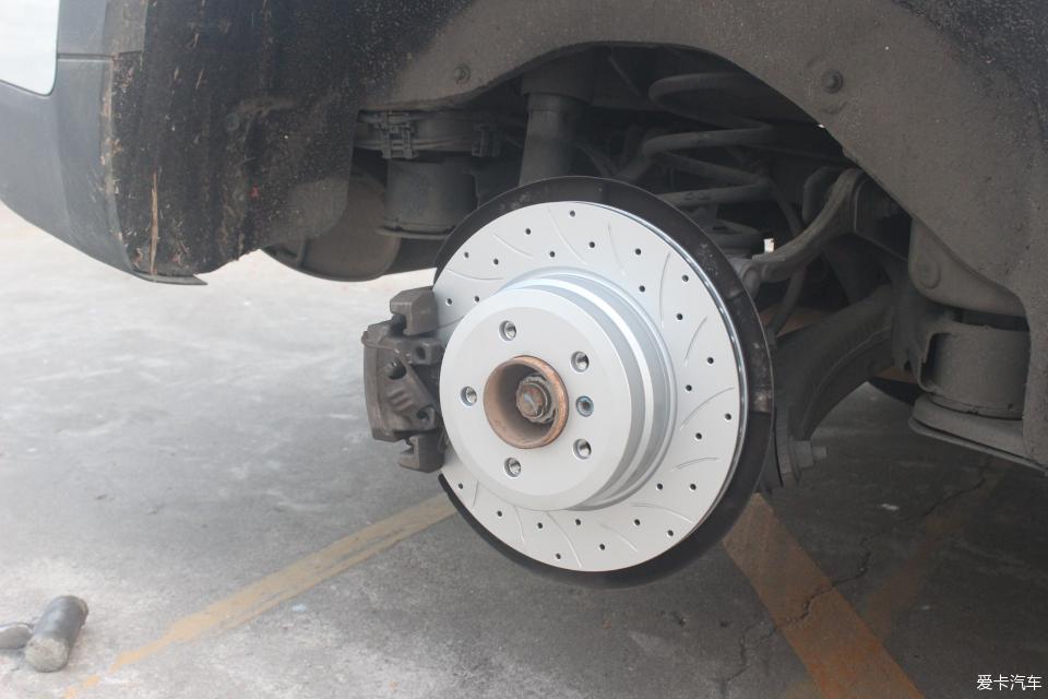 宝马x5前刹车盘标准厚度,宝马x5更换手制动电脑