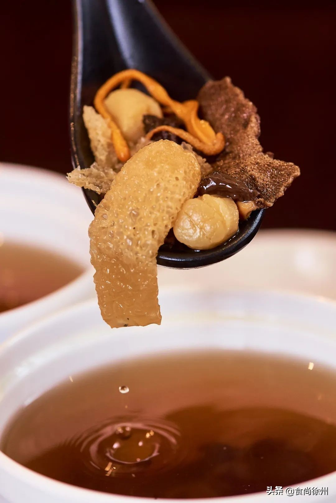 徐州张柏芝一秒到日本？其实正在吃日料，和服免费穿，过足cos瘾