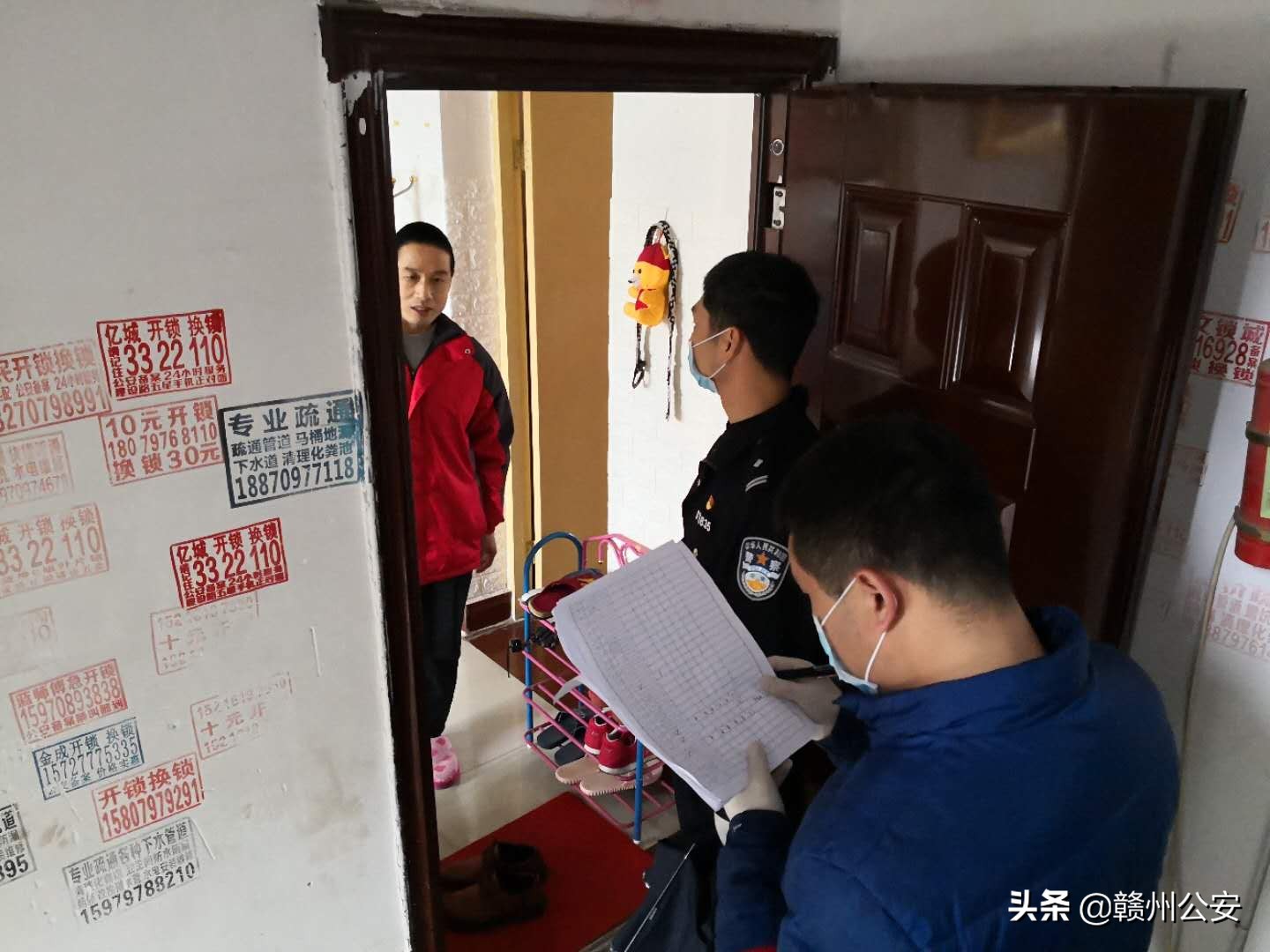 公安局长督导抗疫一线,公安副局长抗疫