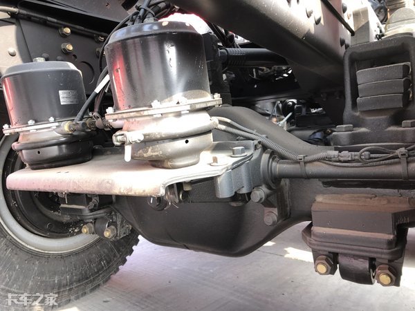 国六动力强劲车,国六解放j6p牵引车自重