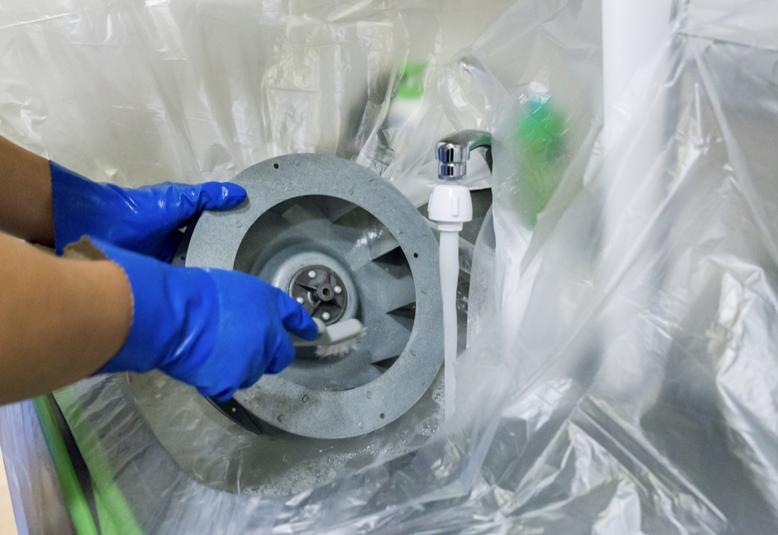 想清洗油烟机找哪里合适,油烟机架子怎么取下来清洗