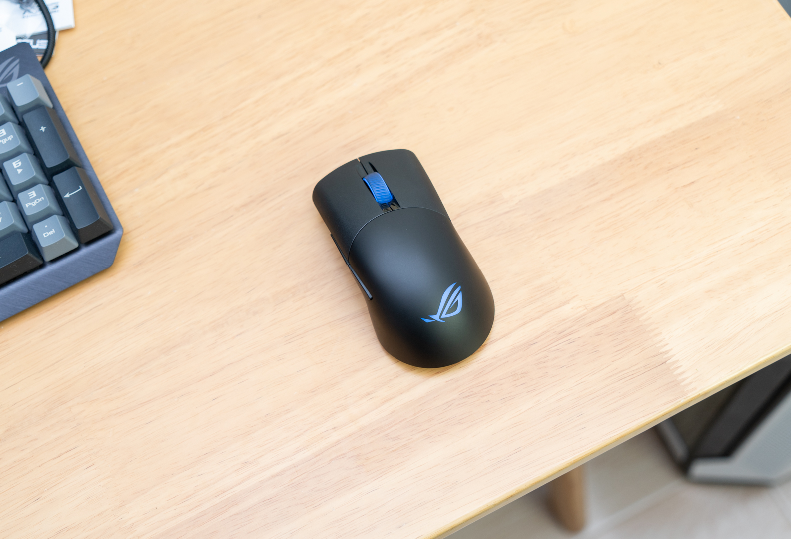 rog月刃无线鼠标,rog鼠标月刃36k开箱