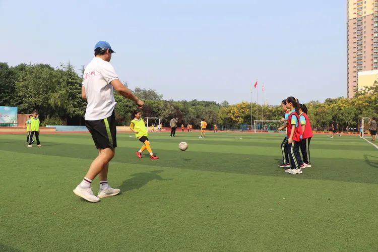 百花小学2023运动会,百花小学足球比赛视频