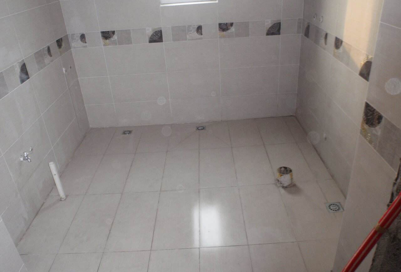 旧地砖拆除后能直接铺新瓷砖吗,旧地砖不拆能直接贴新的