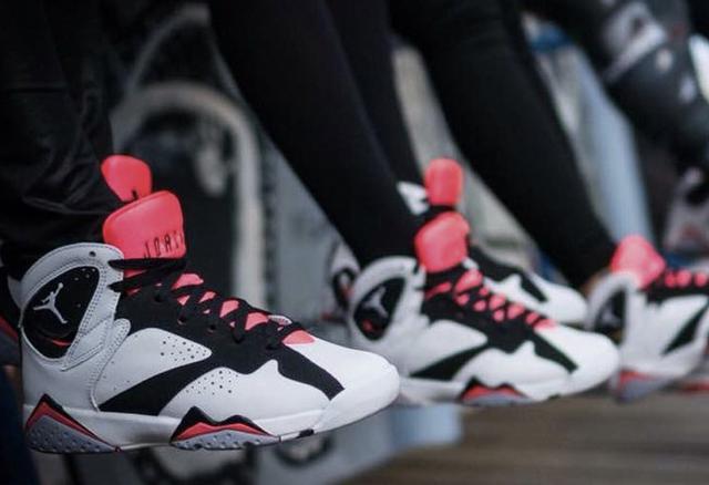 爱情公寓5里出现过什么鞋,爱情公寓里面的球鞋