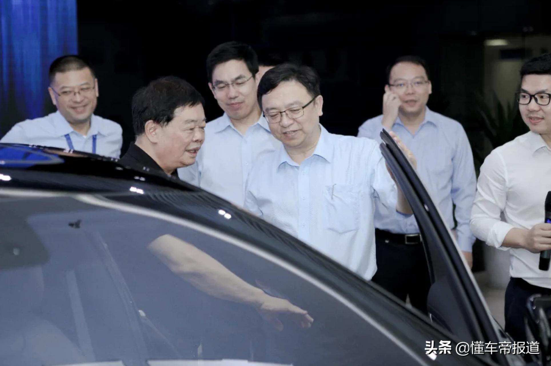 曹德旺比亚迪汉是什么颜色,曹德旺喜提比亚迪