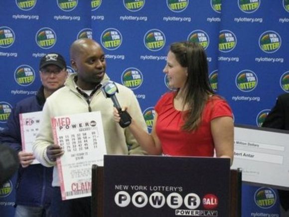 在美国买彩票中10亿大奖,美国彩票20.4亿美元大奖到手多少